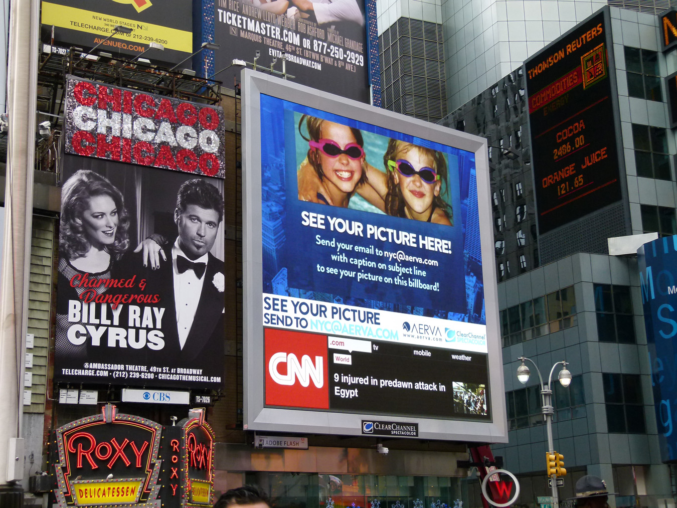 Aerva and Clear Channel spectacolor pic2screen campaign