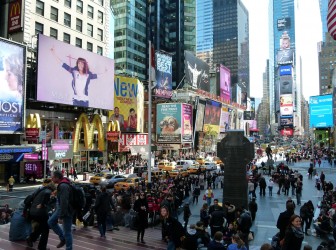 Maybelline Contest Takes Over Times Square with Aerva Live Stream