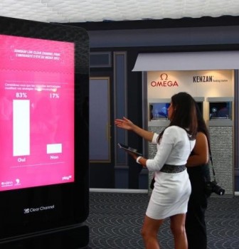 Aerva Interactivity for Clear Channel France at the University of MEDEF